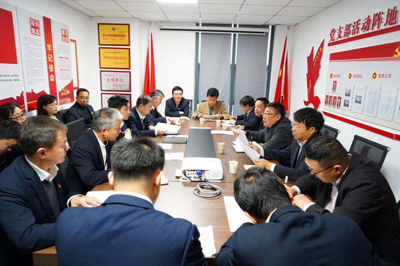 公司黨委副書(shū)記、總經(jīng)理徐國強一行深入選煤公司進(jìn)行工作調研配圖1.png