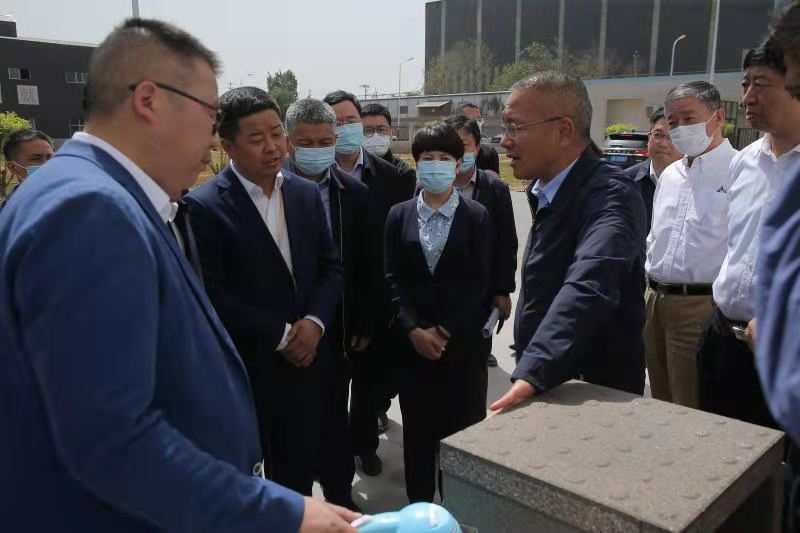 河北省副省長(cháng)胡啟生一行蒞臨高邑公司調研配圖2.png 河北省副省長(cháng)胡啟生一行蒞臨高邑公司調研配圖2.png