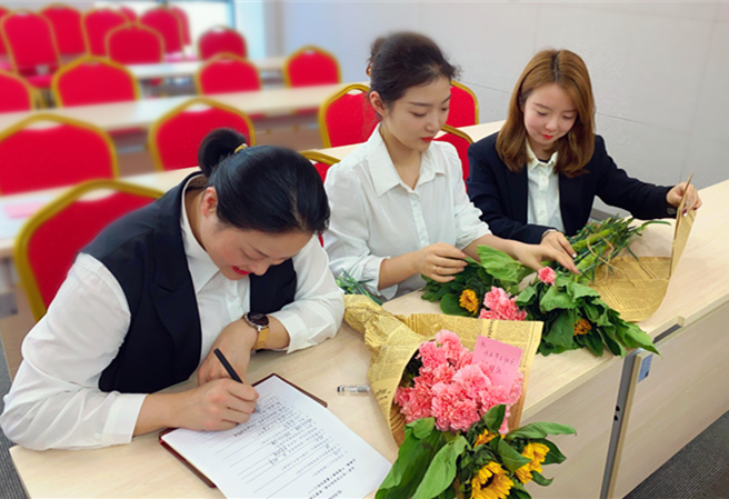 新型能源公司:“母親節”讓愛(ài)“不打烊”圖3.png 新型能源公司:“母親節”讓愛(ài)“不打烊”圖3.png