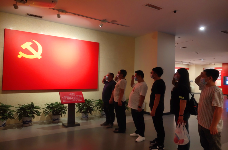 仙桃公司開(kāi)展“追尋紅色足記、強化黨性修養”紅色教育活動(dòng)圖1.png