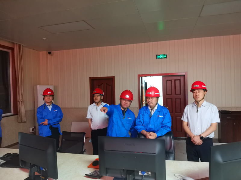黨委書(shū)記、董事長(cháng)方剛到黃陵二礦選煤廠(chǎng)檢查指導1.png
