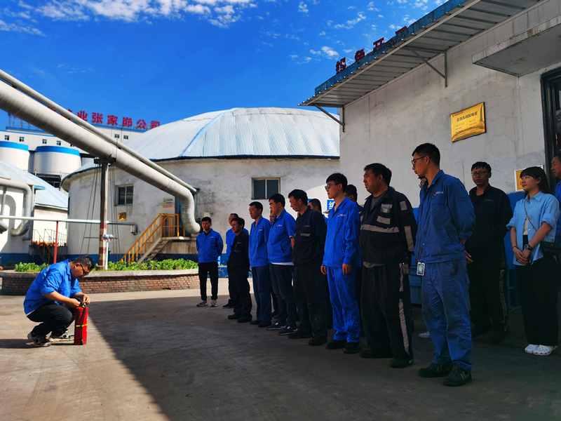 選煤公司張家峁選煤廠(chǎng)開(kāi)展火災事故應急演練活動(dòng)2.png 選煤公司張家峁選煤廠(chǎng)開(kāi)展火災事故應急演練活動(dòng)2.png