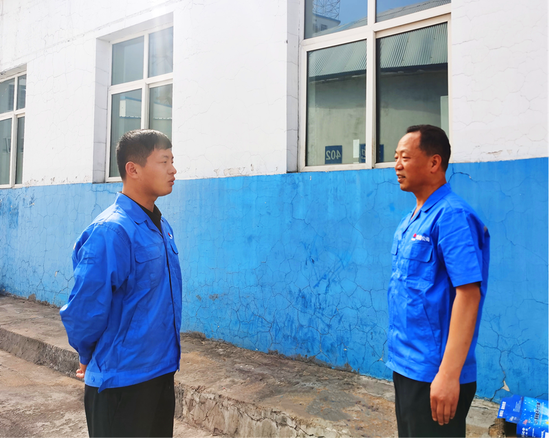 選煤公司張家峁選煤廠(chǎng)開(kāi)展火災事故應急演練活動(dòng)3.png 選煤公司張家峁選煤廠(chǎng)開(kāi)展火災事故應急演練活動(dòng)3.png