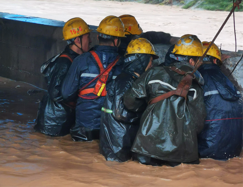 選煤公司黃陵二礦選煤廠(chǎng):連日奮戰取得抗洪勝利-配圖1_副本.png 選煤公司黃陵二礦選煤廠(chǎng):連日奮戰取得抗洪勝利-配圖1_副本.png