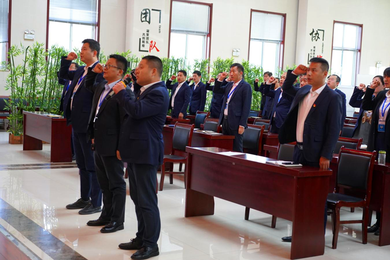 神木分公司召開(kāi)旺季生產(chǎn)經(jīng)營(yíng)工作會(huì )議-配圖2.png 神木分公司召開(kāi)旺季生產(chǎn)經(jīng)營(yíng)工作會(huì )議-配圖2.png