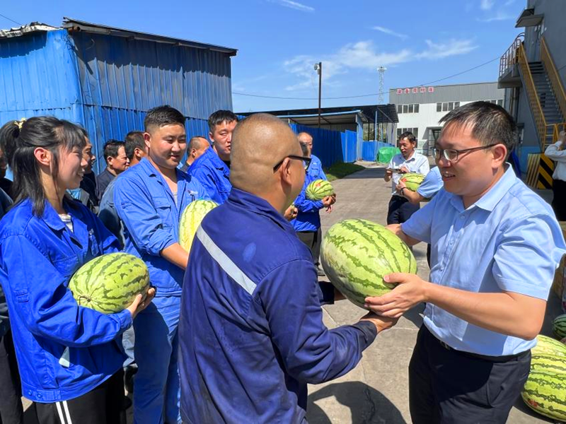 選煤公司：夏日送清涼 關(guān)懷沁人心
