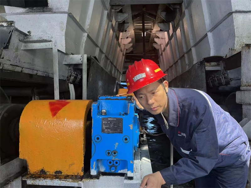 選煤公司韓家灣選煤廠(chǎng)：嚴防嚴抓嚴管，筑牢安全生產(chǎn)“新防線(xiàn)”-1.png