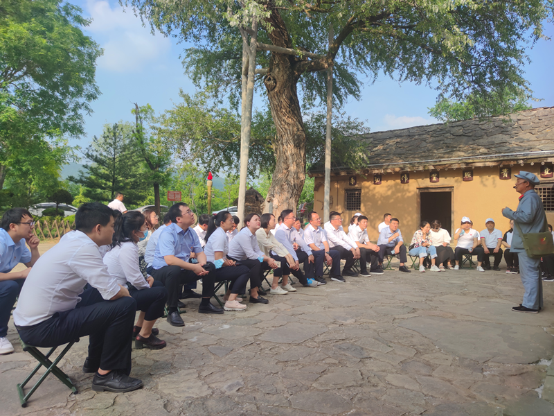 組織黨員干部到照金開(kāi)展主題黨日活動(dòng).png 組織黨員干部到照金開(kāi)展主題黨日活動(dòng).png