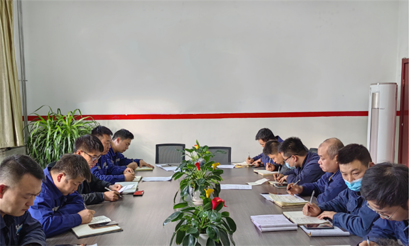 選煤公司“三步走”打好安全生產(chǎn)“組合拳”1.png 選煤公司“三步走”打好安全生產(chǎn)“組合拳”1.png