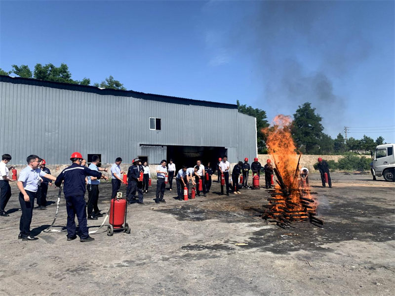 神木分公司開(kāi)展消防安全知識培訓暨消防演練活動(dòng)3.png 神木分公司開(kāi)展消防安全知識培訓暨消防演練活動(dòng)3.png