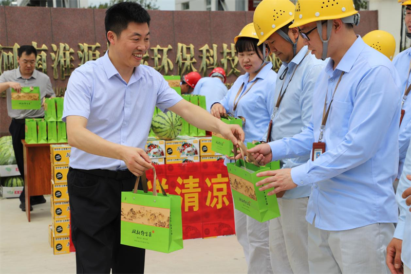 徐國強到河南淮源公司調研指導工作4.png 徐國強到河南淮源公司調研指導工作4.png