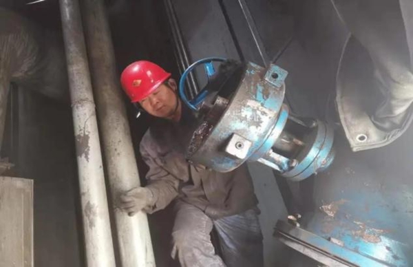 新型能源神木分公司：看看檢修現場(chǎng)的“流行色”4.jpg