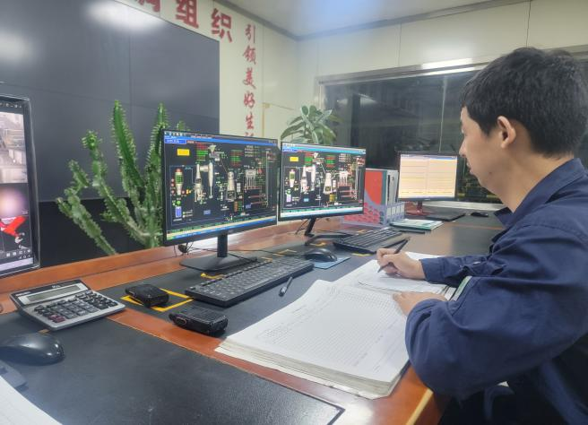 溫江 詩(shī)歌——《“背光處”奮斗的閃亮身影》