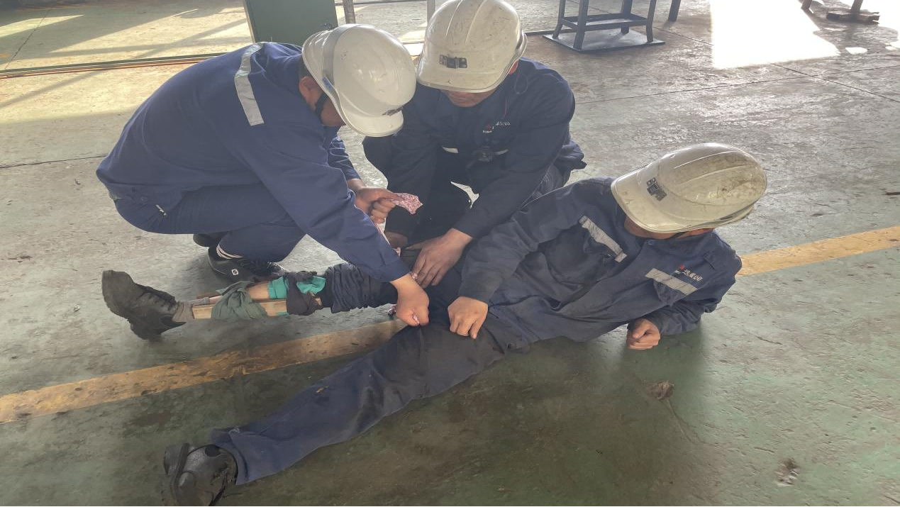 選煤公司袁大灘選煤廠(chǎng)開(kāi)展起重機械傷害事故應急演練