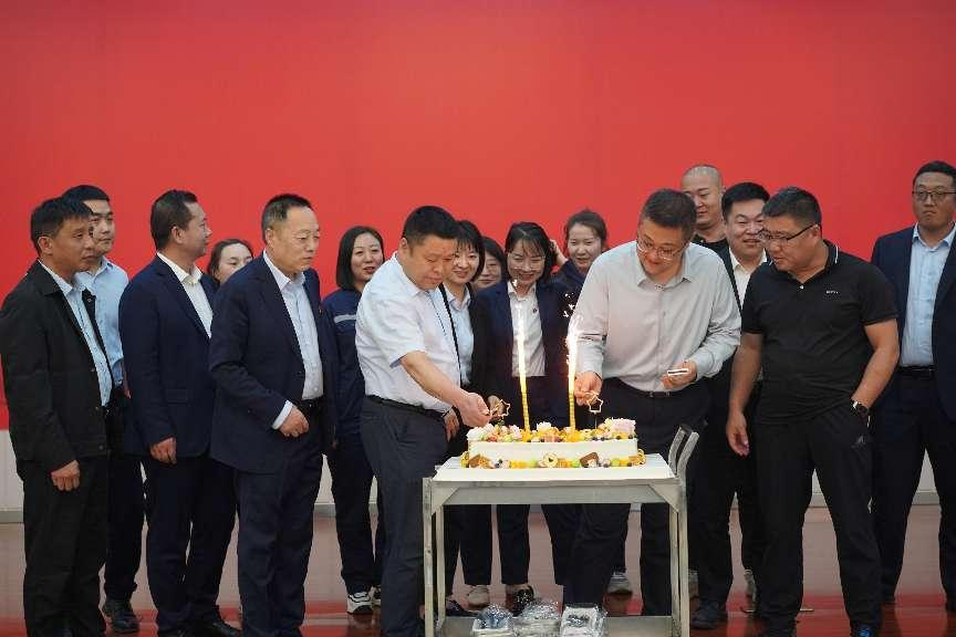 神木分公司舉辦職工集體生日及入職紀念贈禮活動(dòng)