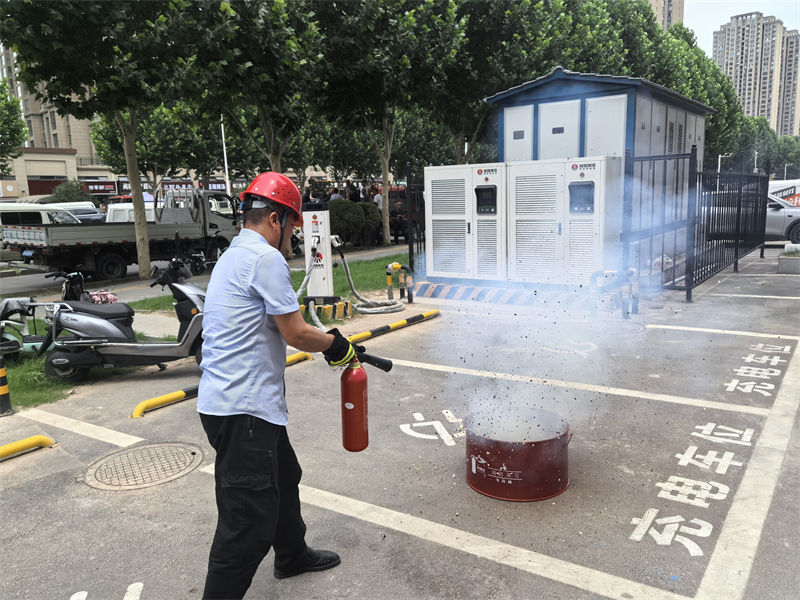 （一）公司所屬各單位“安全生產(chǎn)月”系列活動(dòng)掀熱潮